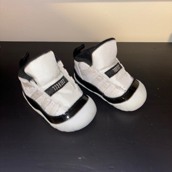 Infant sAir Jordan Retro 11 Crib Bootie 'DMP Gratitude (2023) - Picture 2 of 4